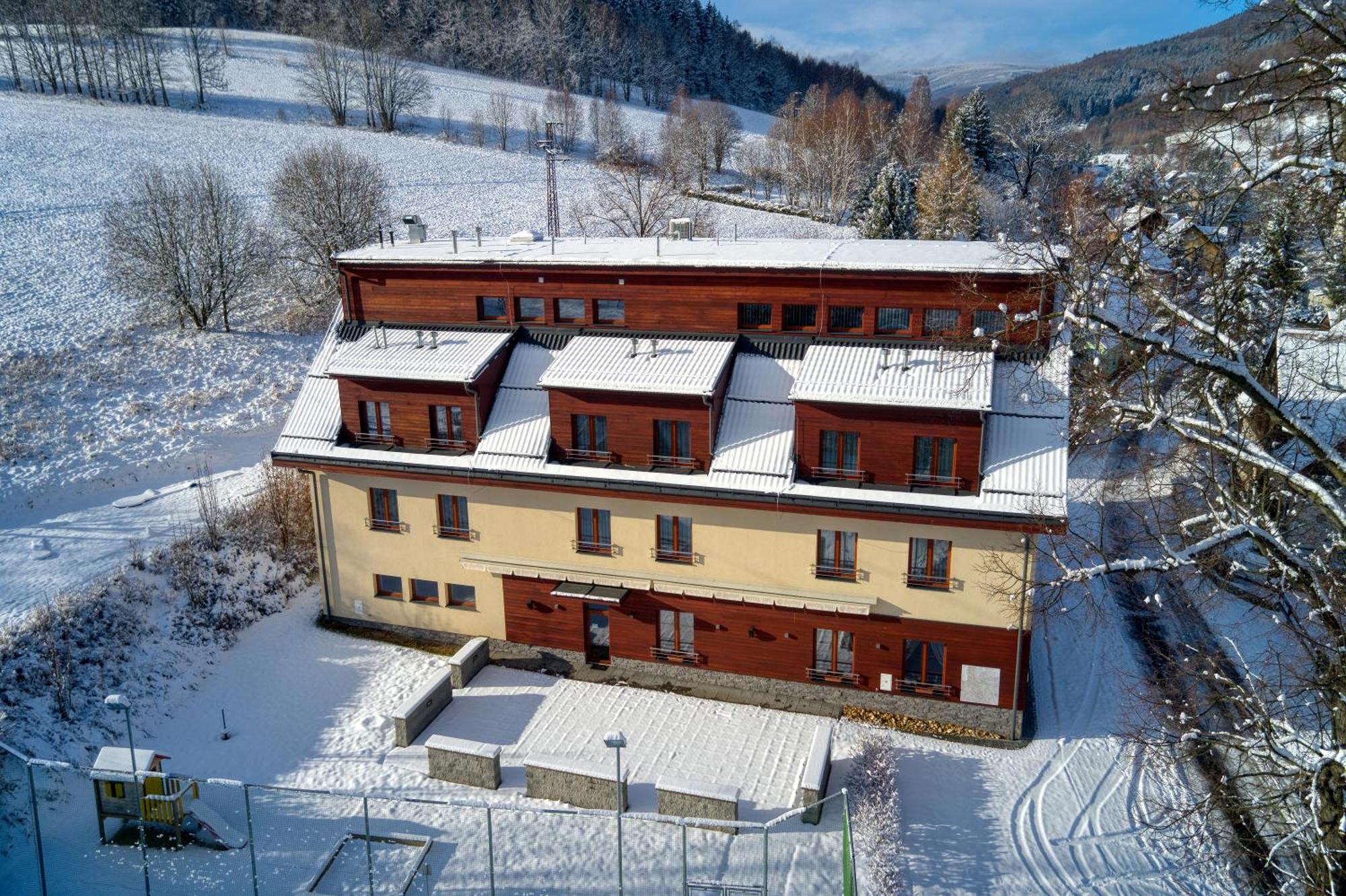 Hotel Toc Липова-Лазне Экстерьер фото