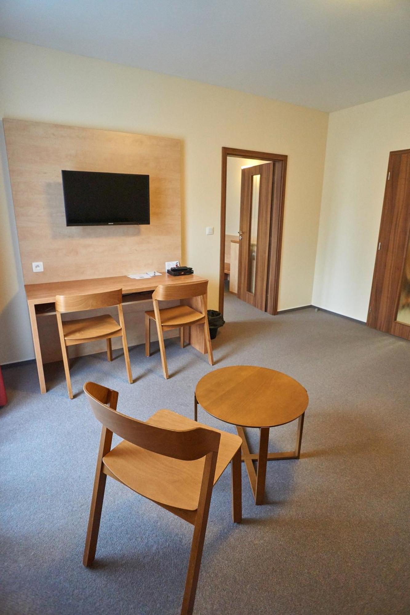 Hotel Toc Липова-Лазне Экстерьер фото