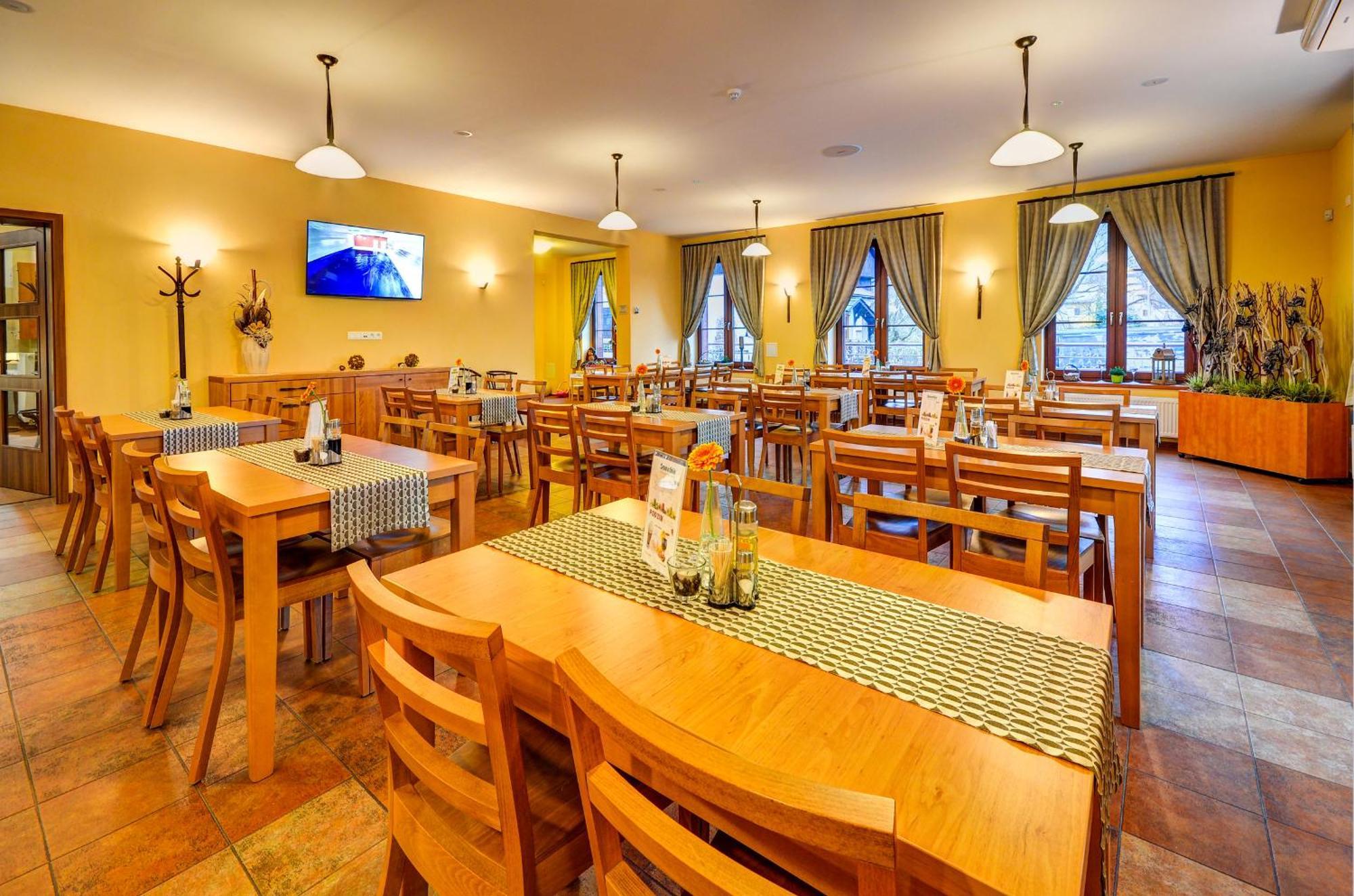 Hotel Toc Липова-Лазне Экстерьер фото