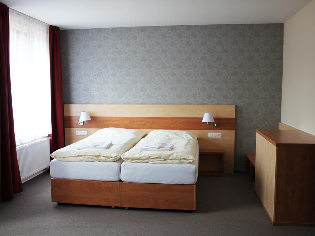 Hotel Toc Липова-Лазне Номер фото