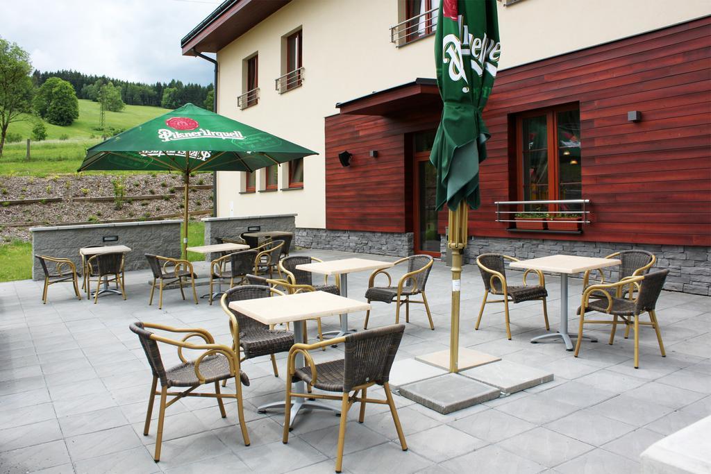 Hotel Toc Липова-Лазне Экстерьер фото